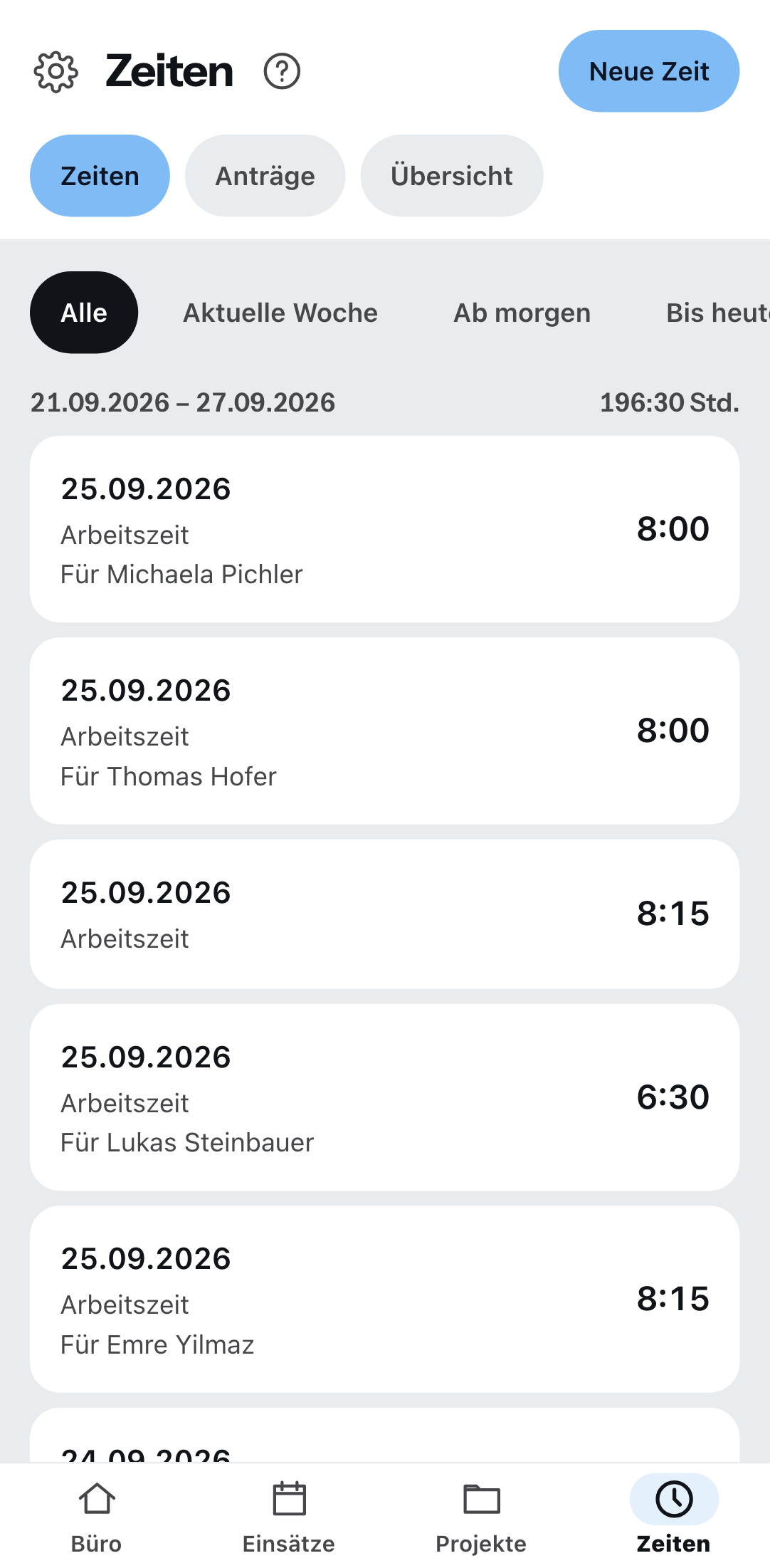 Die Zeitenliste auf dem Telefon: oben die Reiter für Zeiten, Anträge und Übersicht, darunter je Zeile Datum, Zeitart und die erfasste Dauer.
