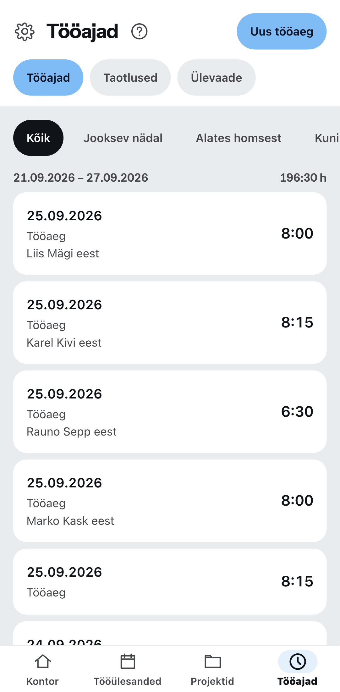 Tundide loend telefonis: üleval vahelehed tunnid, taotlused ja ülevaade, nende all igal real kuupäev, tunni liik ja kirjendatud kestus.